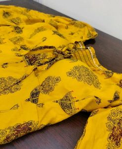 Yellow Printed Crop Top ....ballon Sleeves..