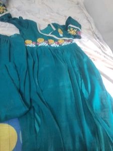 Nayra Cut Kurti Pent