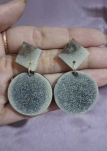 Black &amp; White Resin stud Earrings