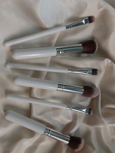 Set Of 6 Makeup Brushes