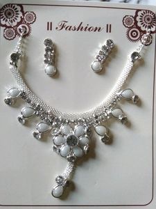 Necklace Set With Beautiful Earrings