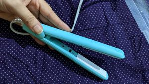 Mini cute hair crimping/straighting tool