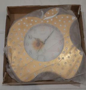 Wall Clock &amp; Decor ⏰️