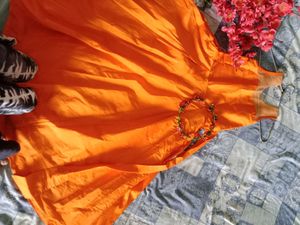 pretty orange 🤩 gown