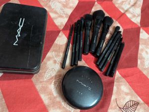 ✨COMBO✨M.A.C Cosmetics Powder Plus Compact &amp; brush