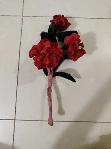 Velvet Rose Flower Leaves Showpiece