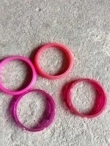 Set of 4 pink &amp; gold bangles