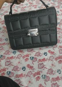 black hand bag
