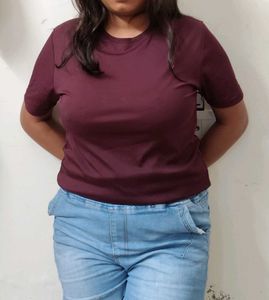 Maroon Crew Neck Tee👚🤌✨✨