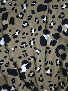 🇨🇦Reitmans Luxury Branded Full Sleeve Top