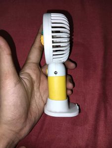 Cute Pineapple Mini Fan(Without Charger)