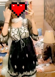 Lucknowii Frok Black Kurti