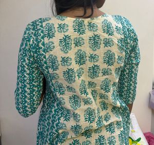 Green &amp; White Print Cotton Top