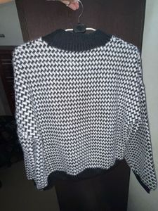 Houndstooth Pattern Sweater