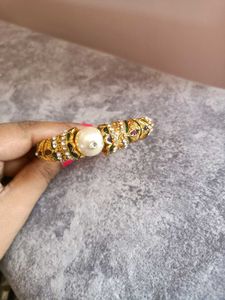 Beautiful Pearl Bangle