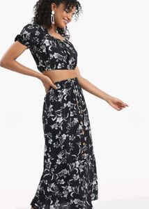 TokyoTalkies Floral Printed Square Neck Co-ord set
