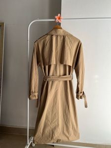 CLASSIC BEIGE TRENCH COAT