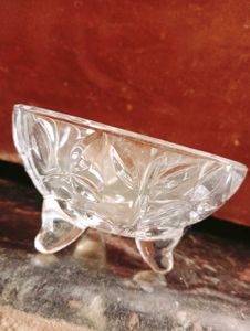 4 Crystal Bowls