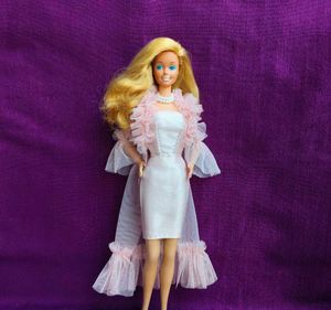 Leo Mattel Vintage 80s Barbie Doll
