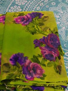 green 💚 saare with blouse