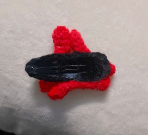 Crochet angry/mad hairclip