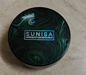 Skincare Bundle: Sunscreen, Moisturizer &amp; More!