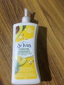 St Ives Hydrating Hydrantate Body Lotion