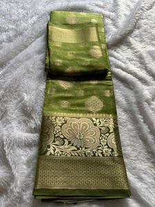 Elegant Green Zari Saree❤️