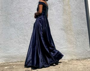 Elegant Navy Blue Evening Gown