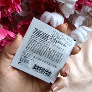 Sample : Vitamin Enriched Face &amp; Eye Base