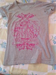 T-shirt  And Blue Jeans For Girls