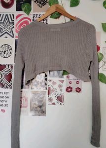 Grey crop winter top 🤍