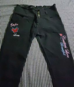 Black &#39;Love&#39; Graphic Jeans