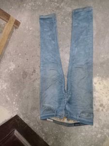 Light Wash Skinny Jeans