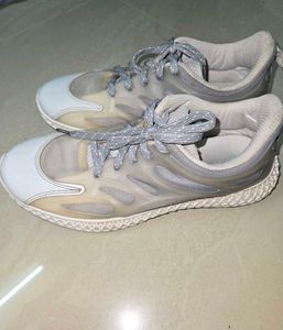 zudio sports shoe