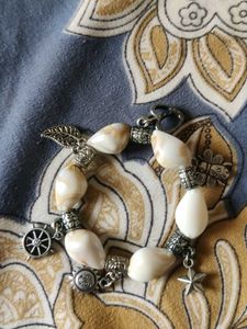 Charming Shell Bracelet