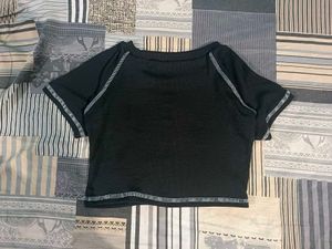 Gorgeous Korean Fitted Black Croptop
