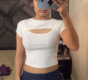 Cut-Out Crop Top_ souled store