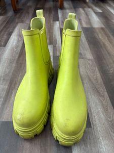 H&amp;M Green Chelsea Boots