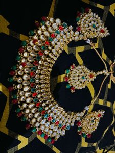 Kundan Jewelry Set