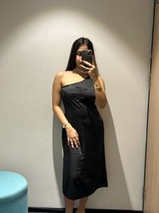 One Shoulder Black Dress