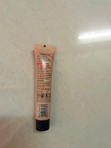 Nykaa Skingenius Sculpting And Dewy Foundation