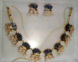 Lotus Blossom Necklace &amp; Earring Set🤍