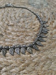 Vintage GS Leaf Motif Necklace
