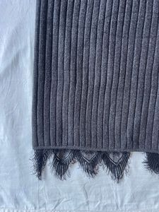 Ribbed Knit Skirt w/ Lace Trim