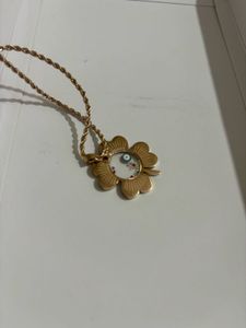 Elegant Necklace For Your Date