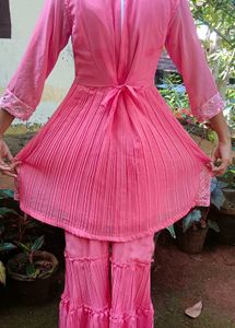 Girls&#39; Pink Embroidered Kurta Set