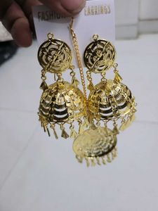 Golden Jhumka Earring Set