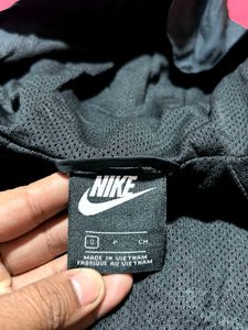 Nike Black Hooded Windbreaker Jacket – Size 8/10