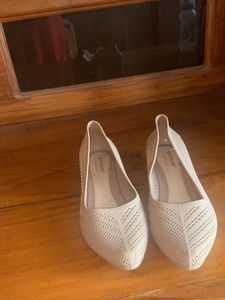 Ladies Shoe